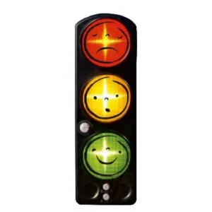 Visualisez le niveau de bruit dans la salle de classe! Le feu de circulation indique le niveau sonore disponible et régule ainsi le «&nbsp;trafic sonore&nbsp;» dans votre classe.