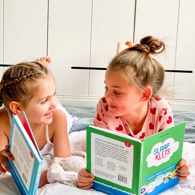 Met het boek slaapklets kun je aan de hand van vragen en opdrachten de dag samen met je kind op een fijne manier afsluiten.