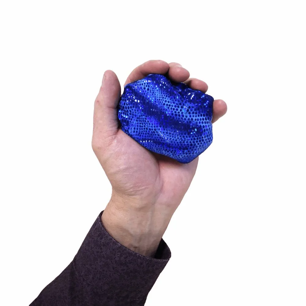 La boule de stress manimo est idéale pour les stimuli tactiles et visuels. Il a la même doublure en lycra que la série de câlins lestés de Manimo. Vous pouvez également utiliser ces balles de stress comme sacs de fosse.