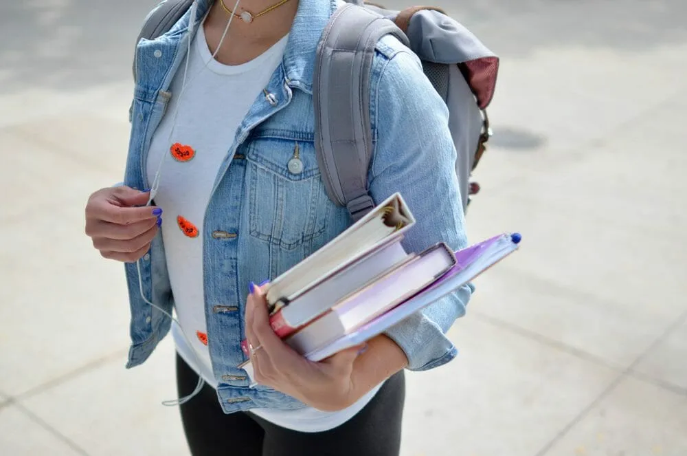 Conseils pour la routine des devoirs pour le TDAH. Avec ces conseils, vous pouvez aider votre enfant à mieux planifier et organiser ses tâches scolaires et son temps de loisir.
