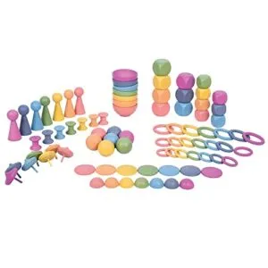 Ensemble arc-en-ciel en bois pour le jeu des parties libres