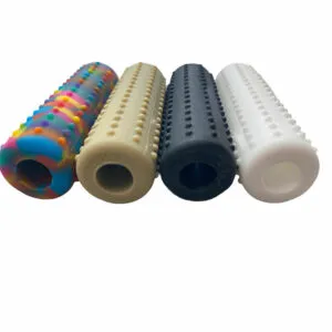 chewigem chewsieraad chubes est une chaîne de mastication chewigem polyvalente. Utilisez-le comme surmatelas de crayon, poignée de crayon, attachez-le à un sweat à capuche ou utilisez-le comme chaîne de morsure.