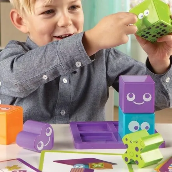 Avec Mental Blox Junior, vous pouvez exercer votre cerveau de manière ludique ! Ce jeu de puzzle en 3D encourage la créativité, la pensée logique et la conscience spatiale,
