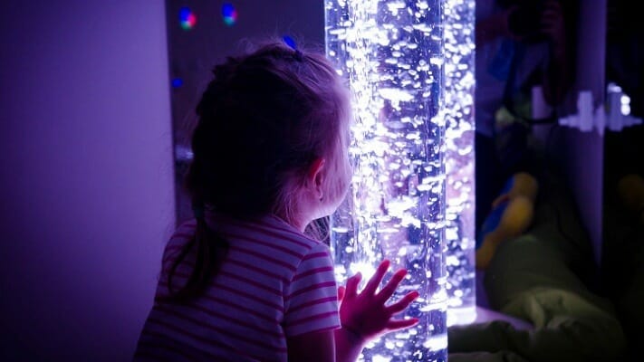 Qu’est-ce que Snoezelen et pour quels enfants convient-il ? Lisez tout à ce sujet sur ce blog.