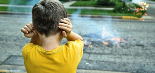 Surstimulation chez votre enfant ? Et comment aider votre enfant surstimulé ? Lisez nos conseils pour gérer les stimuli sensoriels chez votre enfant et la surstimulation chez votre enfant autiste