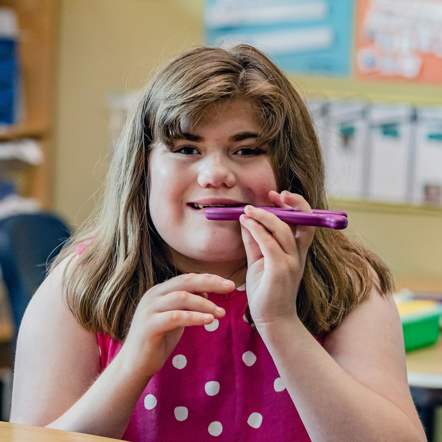 Le sidekick d’Ark Therapeutic est un joli jouet de dentition pour les mordeurs plus fermes, pensez aux enfants plus âgés et aux adultes qui ont besoin de mâcher.