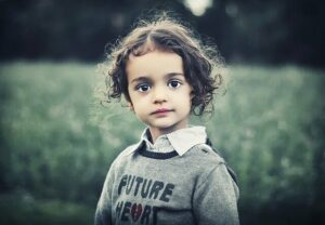 Le diagnostic d’autisme n’est pas fait à la légère, Pascale vous explique le processus qu’elle a suivi avec ses enfants, après un processus très long et difficile, le diagnostic d’autisme et de SIE (problèmes de traitement des stimulus) a été posé. Lisez son histoire ici