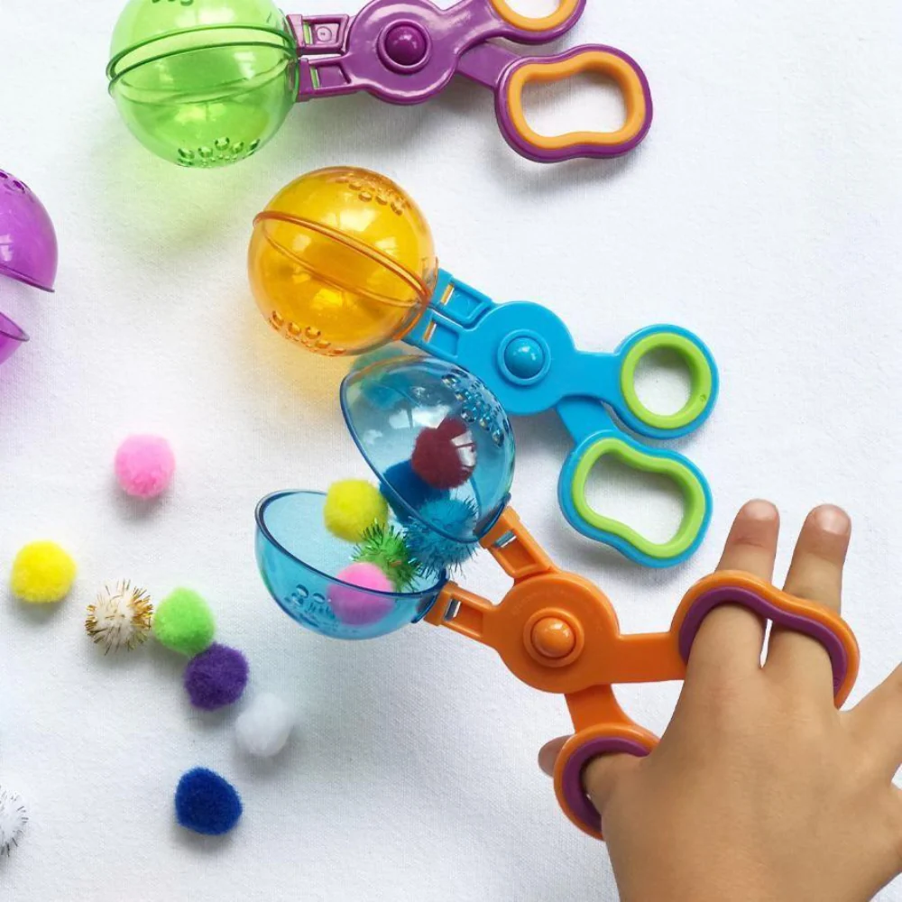 Met de handy scoopers scharen oefen je spelenderwijs de fijne motoriek voor het leren knippen.