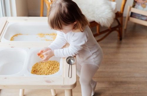 Une nappe de sable et une nappe phréatique sont indispensables au développement de votre enfant. Cela stimule les compétences sensorimotrices.