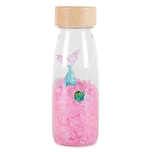 Petit Boum Mermaid est la bouteille sensorielle que les vraies filles peuvent déstimuler