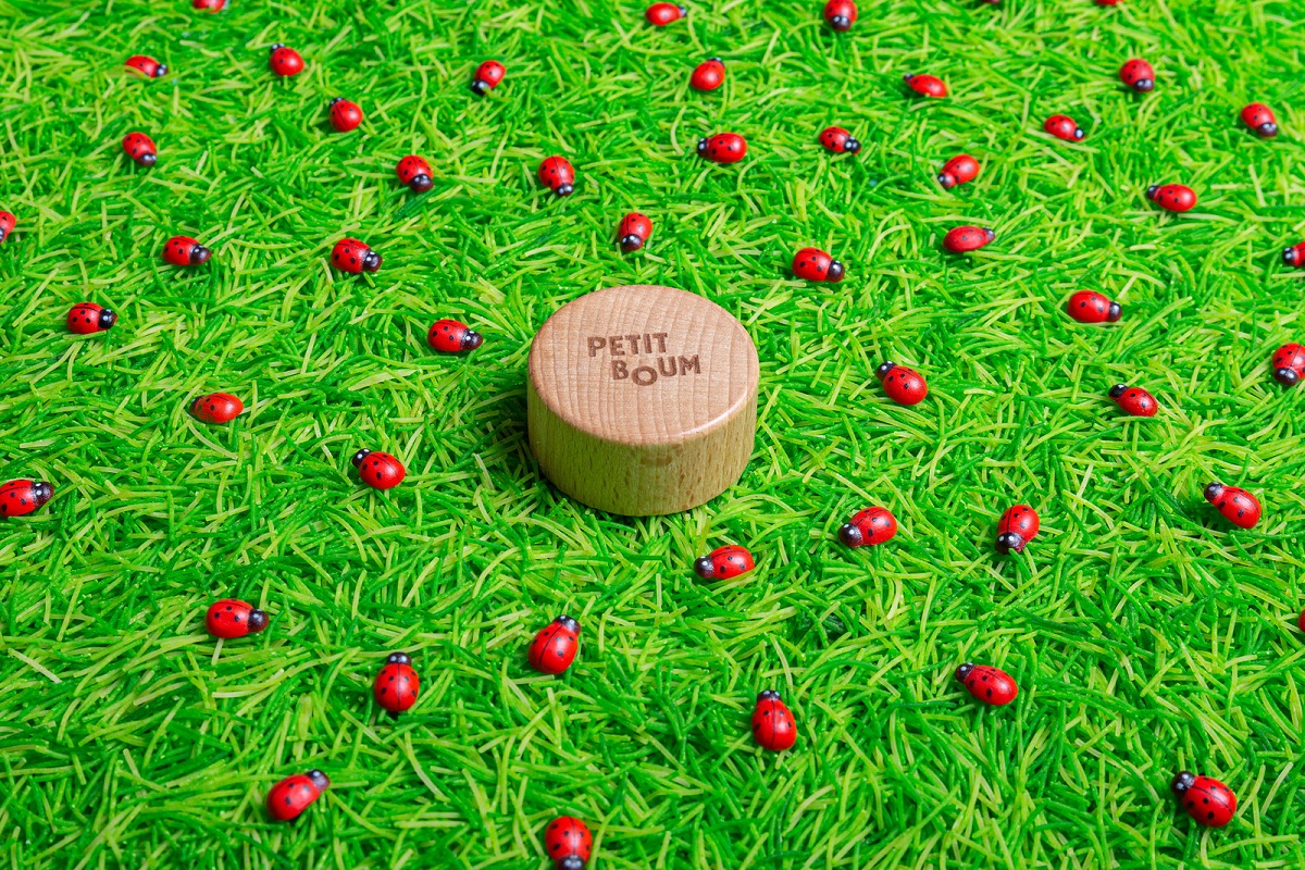 Tellement mignonne cette bouteille sensorielle de petit boum avec des coccinelles