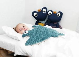Les couvertures de pesée Koko-nora et les câlins de pondération aident les enfants sensibles à se détendre et sont une solution aux problèmes de sommeil