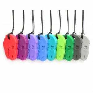 Ce collier à mâcher Dino «&nbsp;effronté&nbsp;» d’Ark Therapeutic est très populaire auprès des fans de dinosaures de tous âges. Disponible en différentes couleurs et forces.