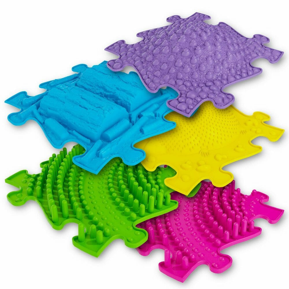 L’extension du tapis de puzzle sensoriel est un bel ajout à l’ensemble de base de Muffik. Créez un parcours tactile pour les enfants avec les tapis de jeu.