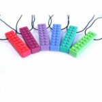 les bijoux à mâcher thérapeutiques de l’arche sont cool pour les garçons et les filles qui mâchent des crayons ou des stylos