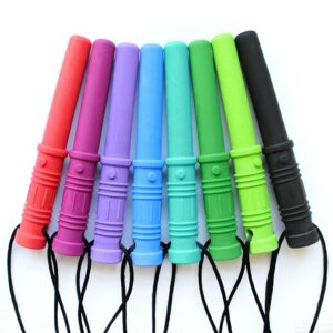 Ark Therapeutic chain sabre est une chaîne à mâcher pratique pour les enfants qui aiment mâcher avec les molaires. Ce bijou à mâcher dur atteint loin à l’arrière de la bouche.