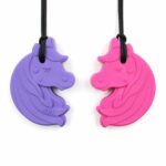 Le collier à mâcher licorne est le collier à mâcher préféré des filles