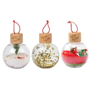 Boules de Noël Petit Boum, enfin votre enfant peut manipuler les boules lui-même et commencer à explorer, comme un dôme de neige.