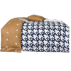 Notre couverture lestée est conçue pour fournir une pression profonde et apaisante qui aide à la relaxation et à une meilleure nuit de sommeil.