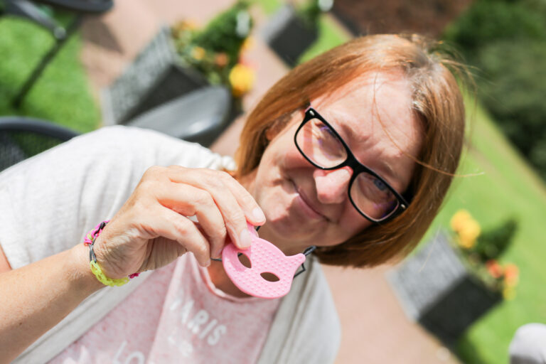 La mastication peut contribuer à une meilleure santé cognitive. Mâcher régulièrement, surtout avant des tâches importantes, peut aider à garder votre cerveau vif et en bonne santé.