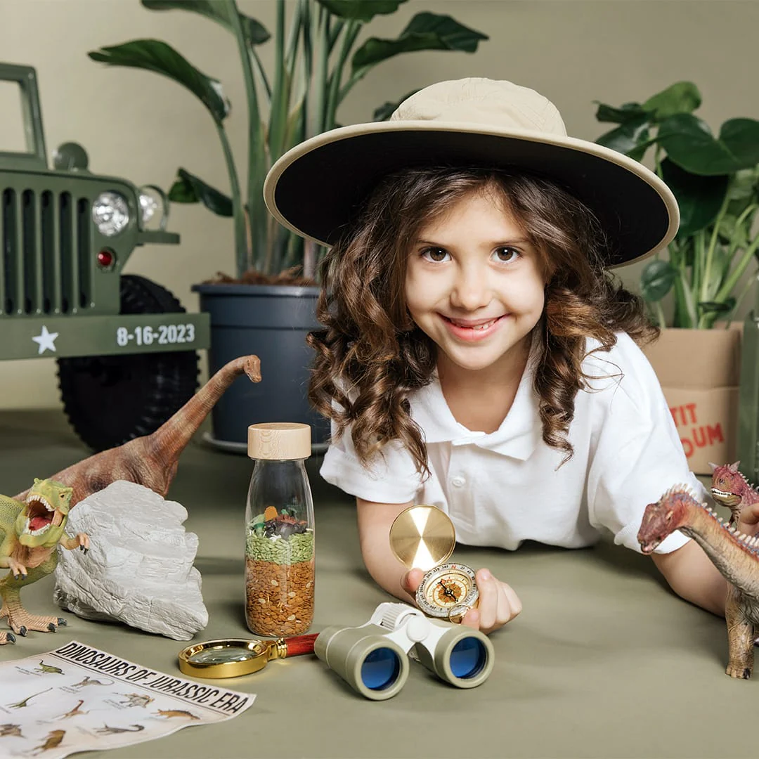 Bouteille sensorielle Petit Boum Spy Bottle Jurassic avec des dinosaures réalistes - encourage l’imagination, la curiosité et l’apprentissage ludique