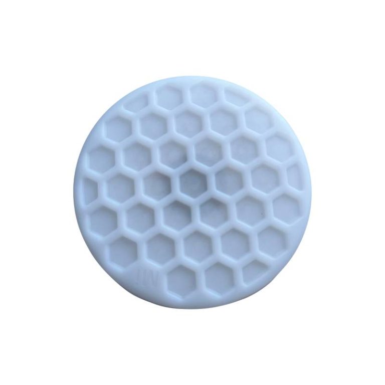 Ensemble de 7 tuiles lumineuses et sonores interactives de différentes couleurs et textures, tactiles et rechargeables par USB - idéales pour les salles sensorielles, la thérapie et l’éducation.