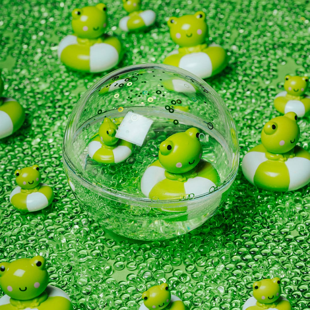 Faites briller l’heure du bain avec la Happy Bubbles Frog, une balle sensorielle joyeuse et jouet de bain idéal pour votre enfant.