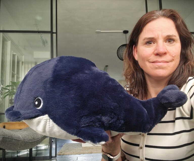 Zennie la ZenWhale – peluche lestée qui aide au repos et à la détente